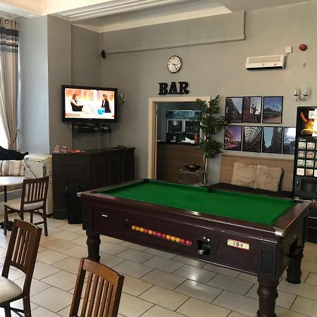 Newcastle West Hotel & Bar Zewnętrze zdjęcie