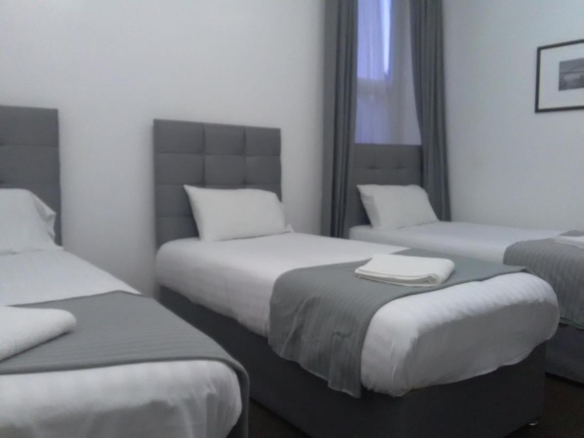 Newcastle West Hotel & Bar Zewnętrze zdjęcie