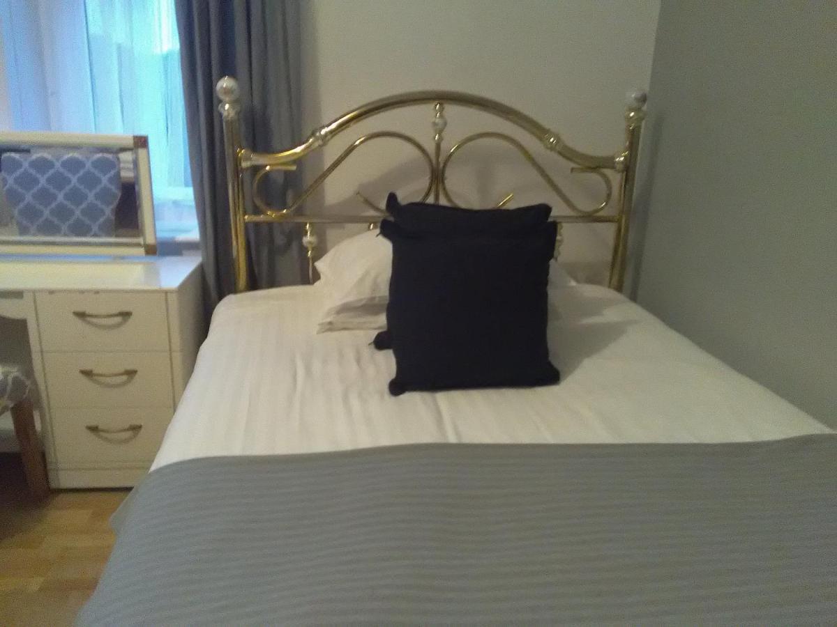 Newcastle West Hotel & Bar Zewnętrze zdjęcie