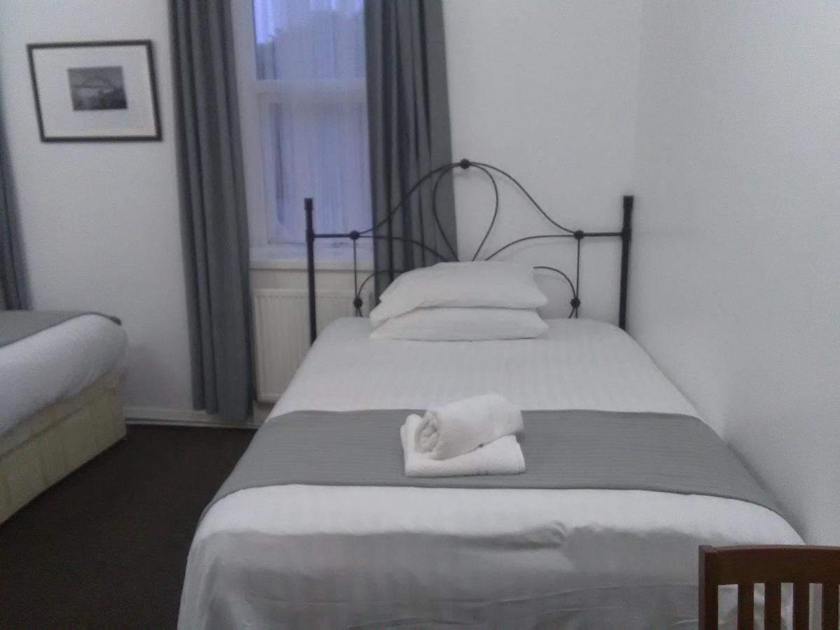 Newcastle West Hotel & Bar Zewnętrze zdjęcie