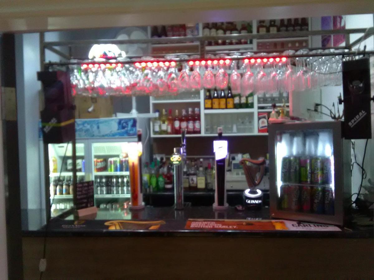 Newcastle West Hotel & Bar Zewnętrze zdjęcie
