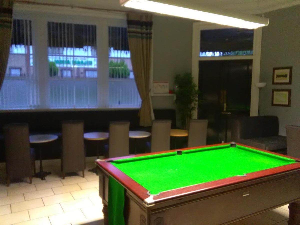 Newcastle West Hotel & Bar Zewnętrze zdjęcie