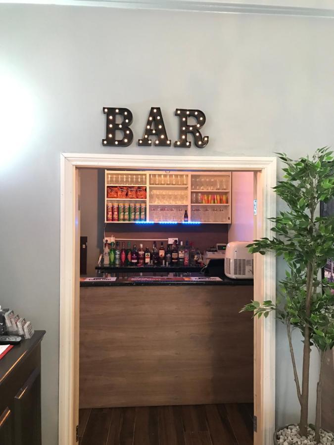 Newcastle West Hotel & Bar Zewnętrze zdjęcie