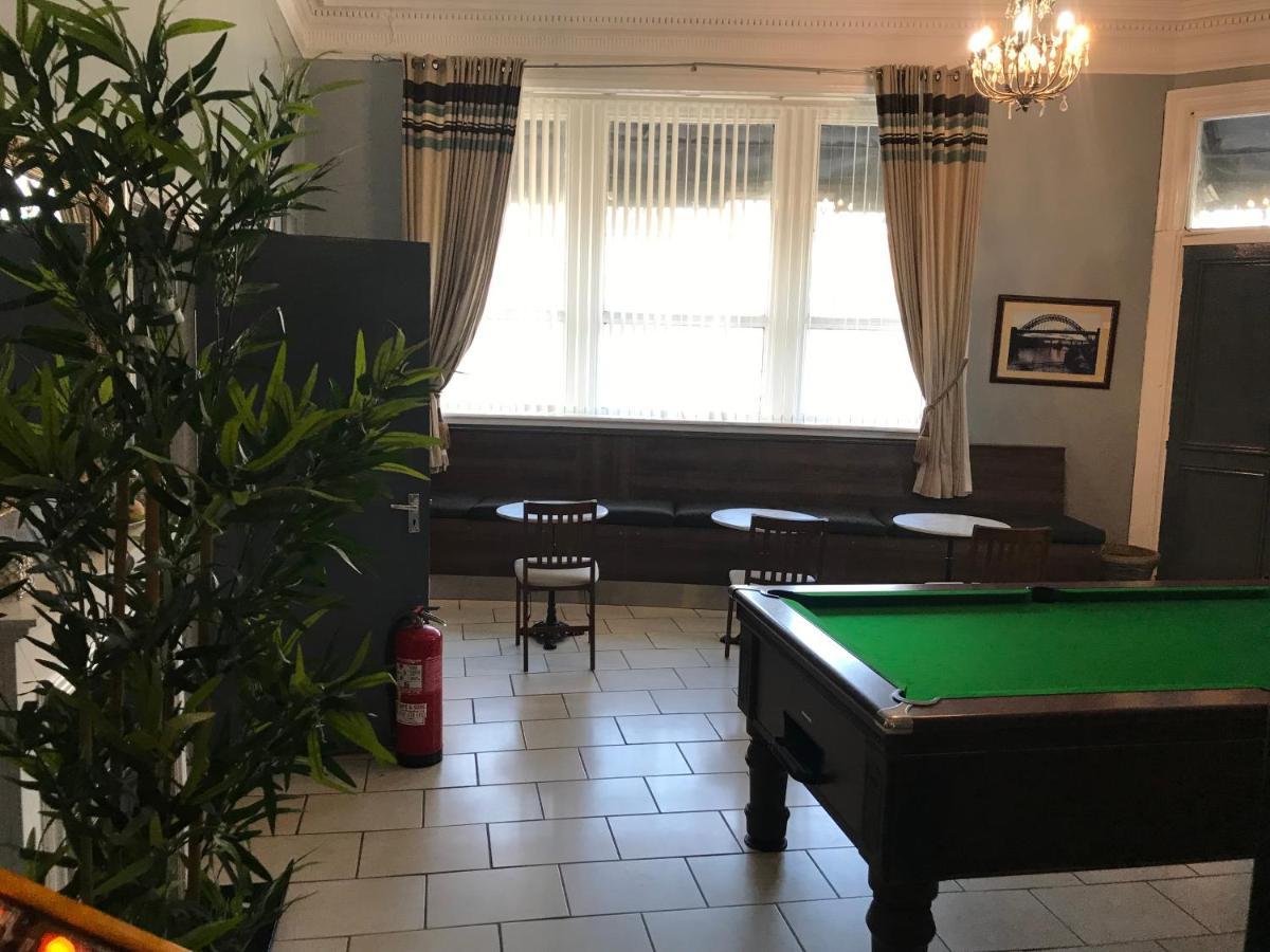 Newcastle West Hotel & Bar Zewnętrze zdjęcie