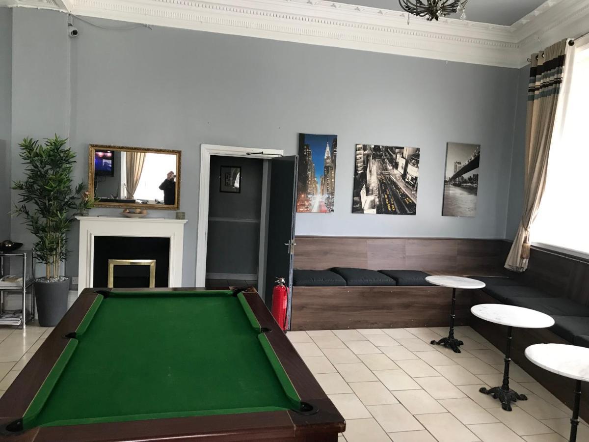 Newcastle West Hotel & Bar Zewnętrze zdjęcie